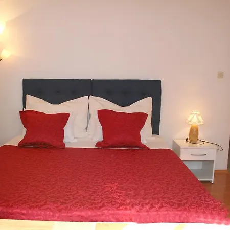 Rooms And Apartments Emily 3*