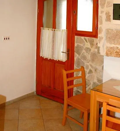 Rooms And Apartments Emily 3*