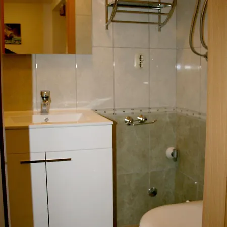 招待所 And Emily 斯普利特