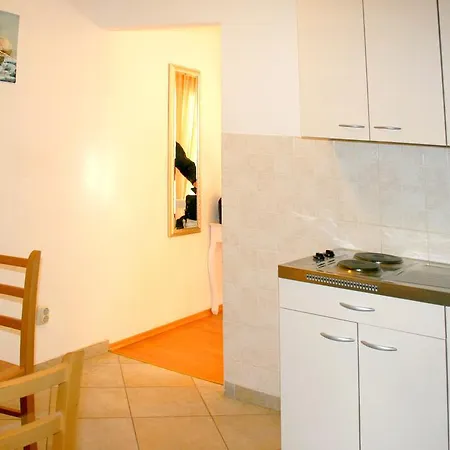 Guest house Rooms And Apartments Emily 3*